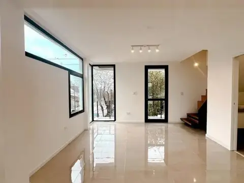 Depto Tipo Casa en Venta en Parque Luro, USD 114.000