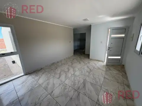 Casa en Venta en Plottier, USD 95.000