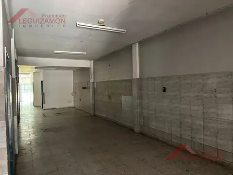 Local en Venta en Isidro Casanova, USD 115.000