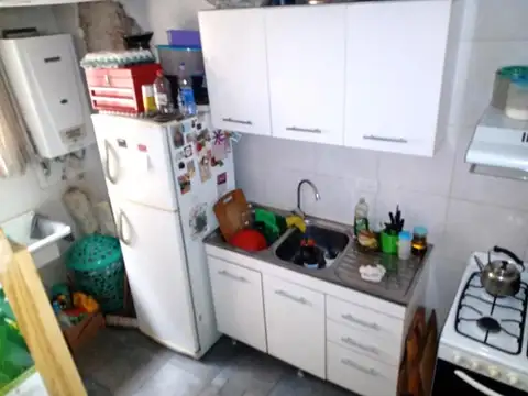 DEPARTAMENTO 2 AMBIENTES CON COCHERA. SAN MARTIN 981 AVELLANEDA.
