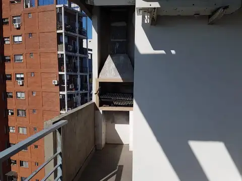 25 De Mayo 100, Piso 8