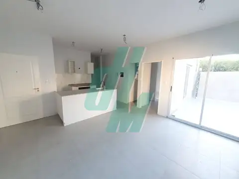 Gualeguaychu 100, Piso 1°