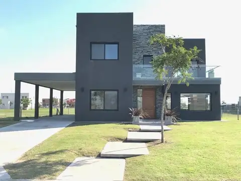 Excelente casa a estrenar sobre lote central en Barrio Vistas