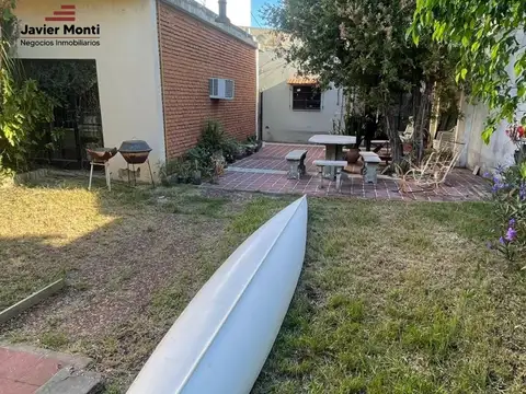 CASA EN VENTA - 8 de Junio