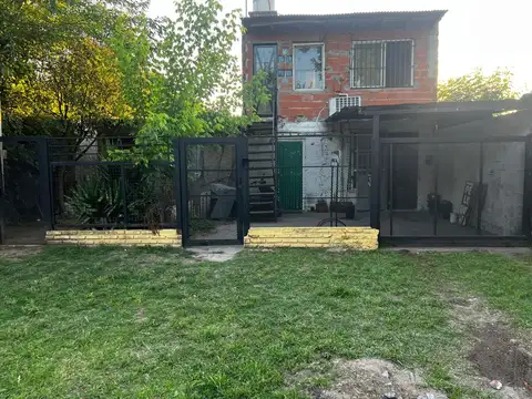 Casa 3 ambientes con 2 baños