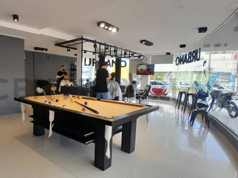 Av. Mitre 700, Piso 0