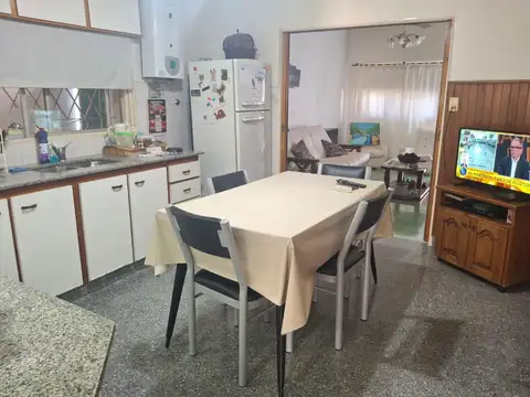 Casa Estilo Americana en Victoria – Amplia, Luminosidad y Versatilidad