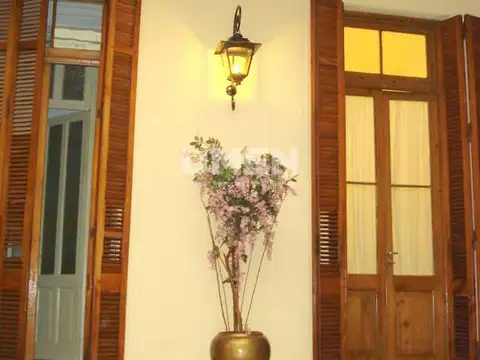 CASONA IDEAL PARA HOSPEDAJE EN VENTA EN LA PLATA, BUENOS AIRES