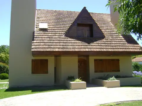 Excelente oportunidad, muy buena casa en Country Golfers