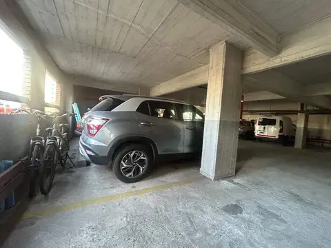 Cochera cubierta en venta. Núñez