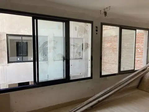 Av. La Plata 600, Piso 9