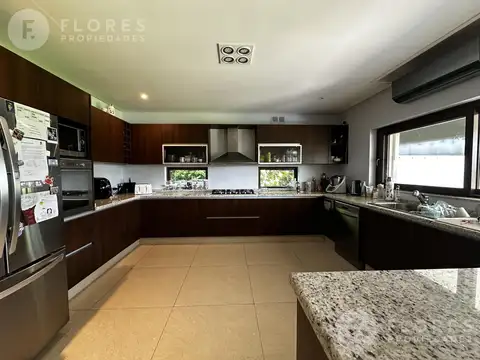 Casa en Alquiler en La Lomada De Pilar, USD 5.800