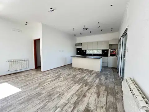 Casa 6 ambientes con 3 baños