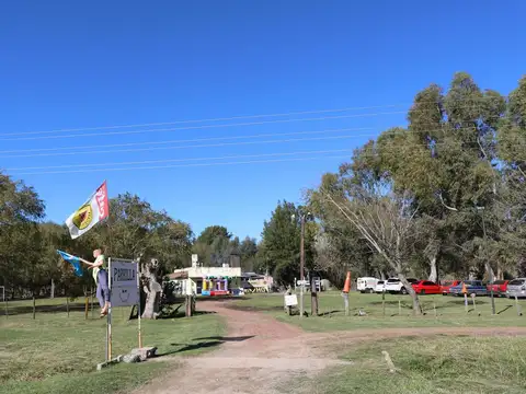 Venta Chacra complejo restaurant 2 hectáreas en Cañuelas