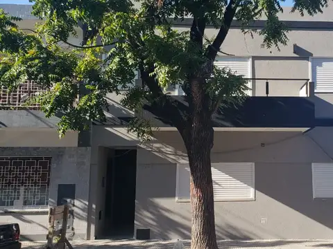 Departamento tipo casa en venta en Velez Sarsfield 1er piso de 3amb con terraza completa