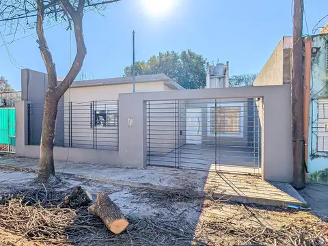 Casa 3 ambientes con 2 baños