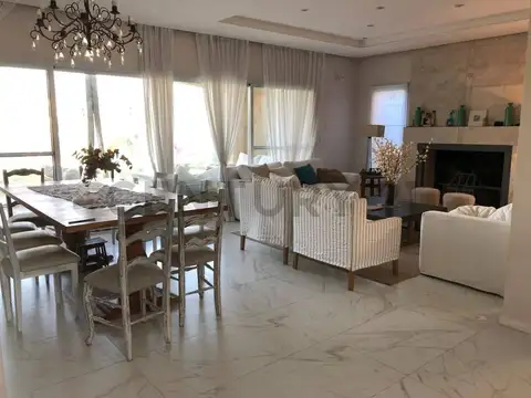 Casa en Alquiler de 5 dormitorios