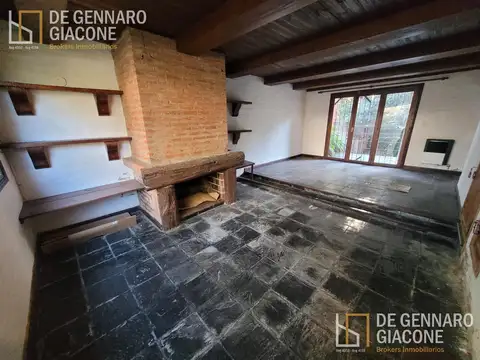 Casa en Venta con 2 cocheras