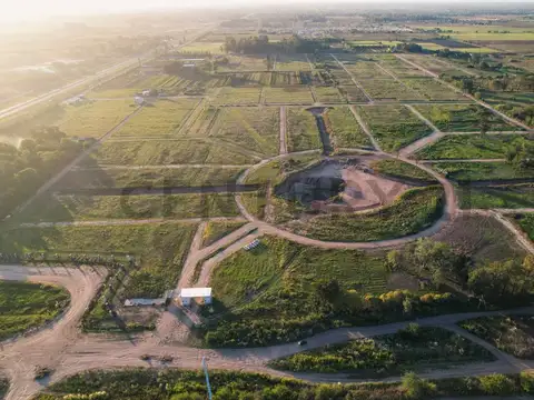 Lote Barrio Cerrado Dionisio, a la laguna Merlo