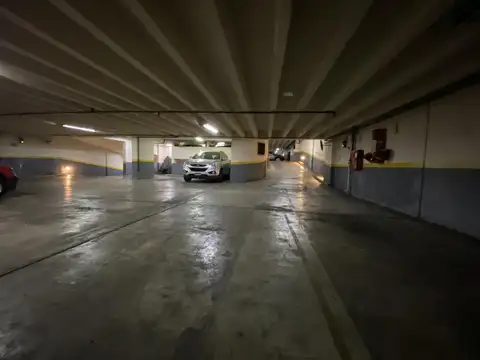 Larrea al 1400, entre Peña y French