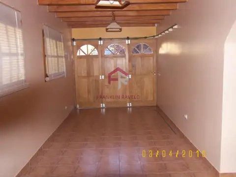 Casa 4 ambientes con 2 baños