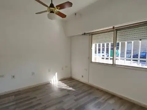 Casa en Alquiler con 1 cochera