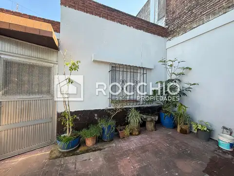 Casa en Alquiler con 2 cocheras
