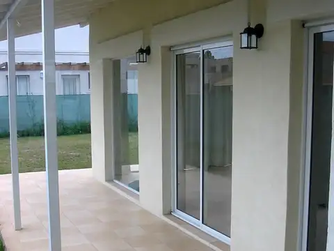 Casa en Alquiler de 3 dormitorios