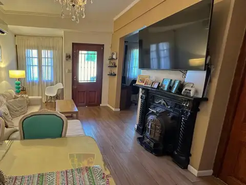 Depto Tipo Casa 4 ambientes con 2 baños