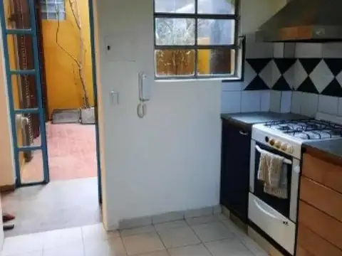 Depto Tipo Casa 2 ambientes con 1 baño