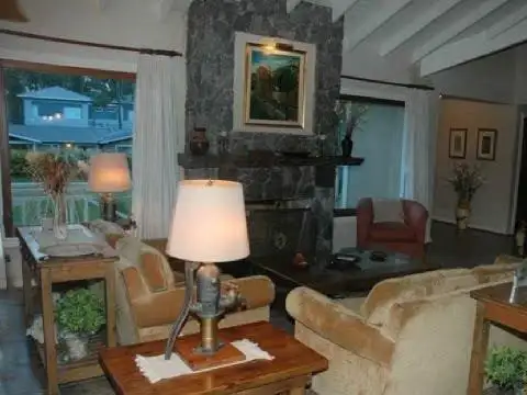 Casa 4 ambientes con 5 baños