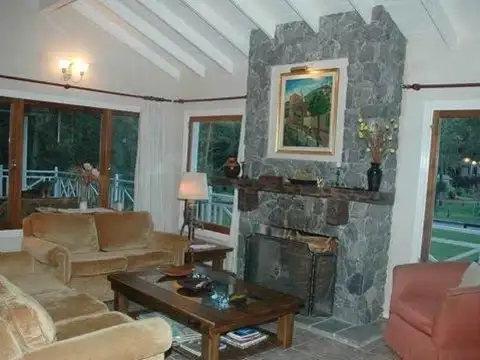 Casa en Alquiler Temporal en Carilo, $ 100