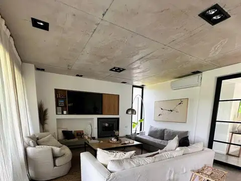 Casa en Alquiler Temporal en Estancias Del Pilar, USD 4.000