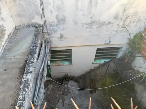 Casa en venta en Villa Luro, A REFACCIONAR , 8.66 X 20.32 MTS