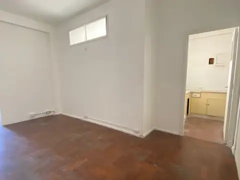 Defensa 400, Piso 4º