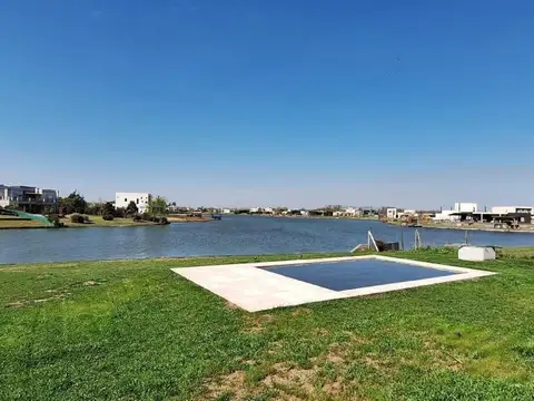 NEV. Casa a la laguna en venta San Sebastian - area 11