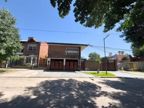 TU CASA DE 2 PLANTAS PILETA INMEJORABLE ZONA