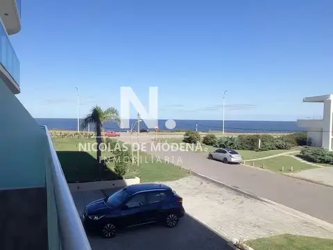 Apartamento en venta, frente al mar, playa mansa, 1 dormitorio