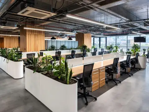 Av. Tte. Gral. Julio A. Roca 1200. Entre Crucero gral belgrano y Isabel la catolica