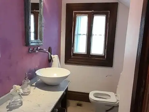 Casa en Alquiler con 2 cocheras