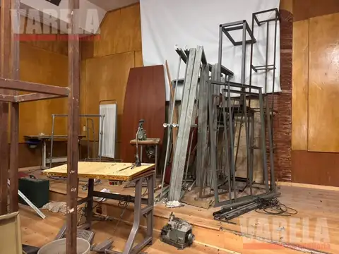 Local en Venta en Parque Chacabuco, USD 180.000