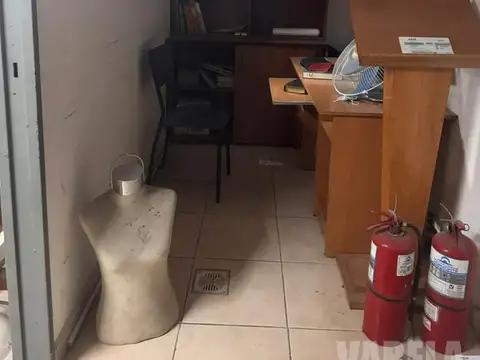 Local en Venta 2 plantas (EX-TEMPLO) en Venta en Av.Cobo al 1300 Parque Chacabuco u$S 180.000