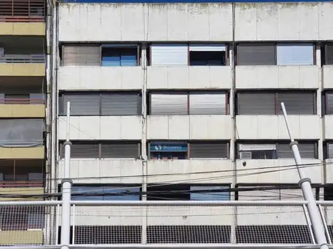 Oficina 191 m² con cochera en el mismo piso – Corrientes 861