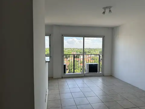 Av Centenario al 2400