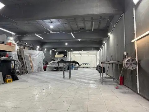 Se vende excelente  galpón/depósito en María Selva