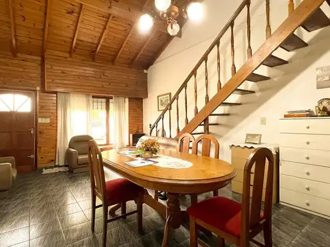 Casa 4 ambientes con 2 baños