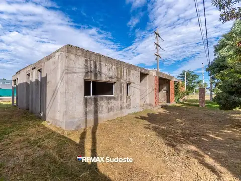 VENTA CASA A TERMINAR BO. SAN IGNACIO