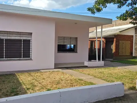 CASA EN ALQUILER/CAPITAN BERMUDEZ