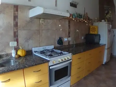 OPORTUNIDAD  HERMOSO DUPLEX DE 100 M2 CON JARDIN, PISCINA, Y PARRILLA EN MERLO CENTRO RESIDENCIAL