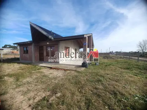 Bonita Casa 3 amb. - Lote Propio - En esquina